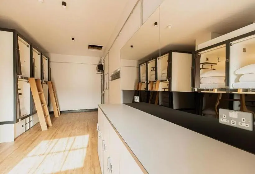 تختخواب در اتاق مشترک, Code Pod – The Court  Edinburgh