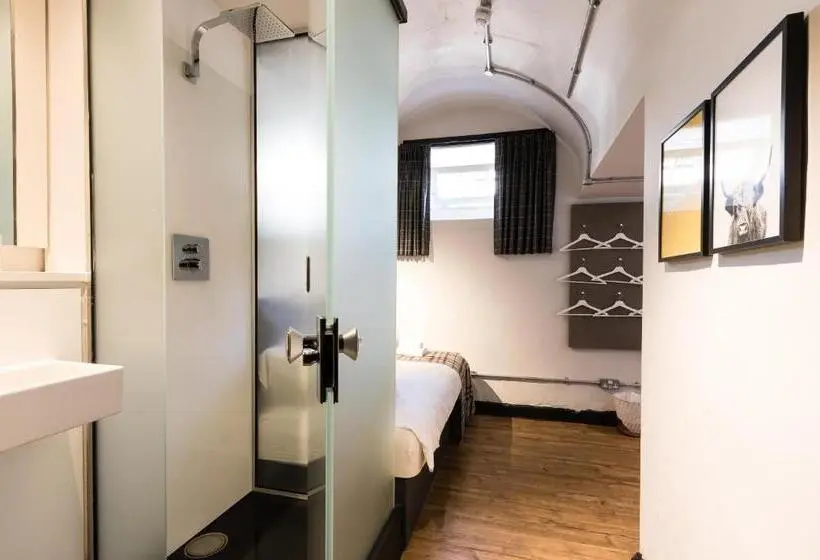 اتاق استاندارد, Code Pod – The Court  Edinburgh