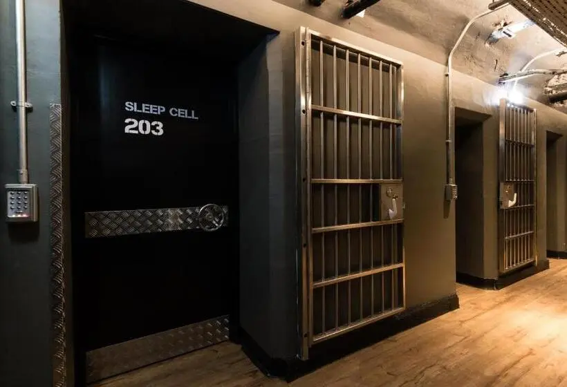 اتاق استاندارد با سرویس بهداشتی مشترک, Code Pod – The Court  Edinburgh