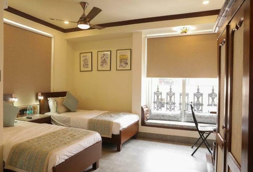 Quarto Estandar, The Mandeville