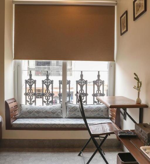 Quarto Estandar, The Mandeville