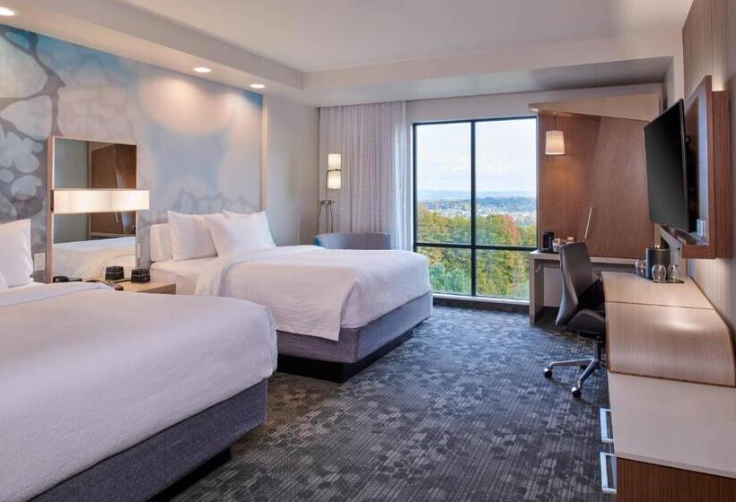 غرفة قياسية سرير ملكى, Courtyard By Marriott Petoskey At Victories Square