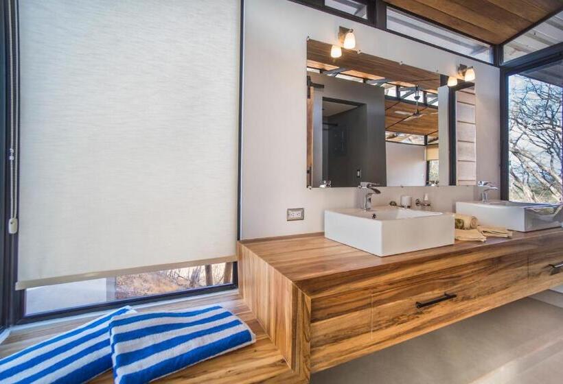 可观山景的小型套房, Pacific Kalokairi  Adults Only