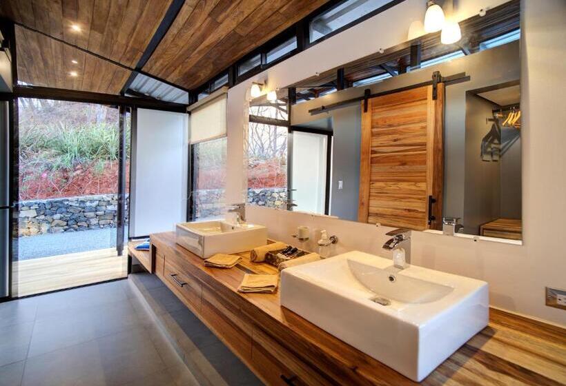 可观山景的小型套房, Pacific Kalokairi  Adults Only