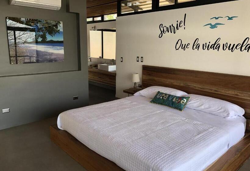 可观山景的小型套房, Pacific Kalokairi  Adults Only