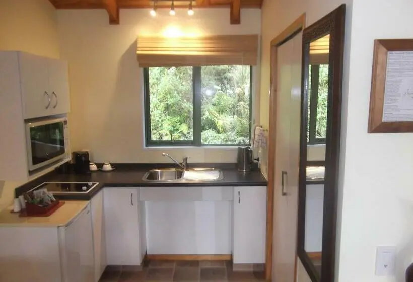 Standard-studio, Goldfield Suites