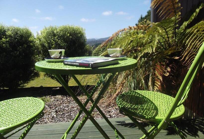 스탠다드 방갈로, Goldfield Suites