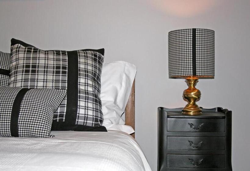 Номер Стандарт, B&b Rocambola