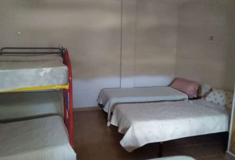 غرفة عائلية حمام مشترك, Casa Rural Albergue Fuente Bellido   Hostel