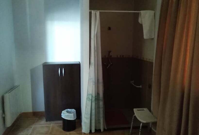 غرفة قياسية لذوى الاحتياجات الخاصة, Casa Rural Albergue Fuente Bellido   Hostel
