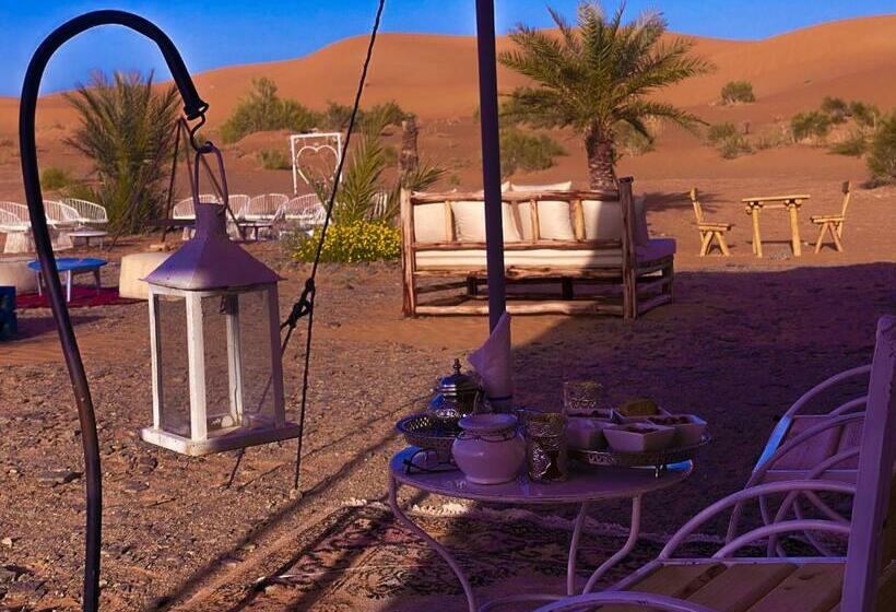 اتاق لوکس با تخت بزرگ, Dihya Desert Camp