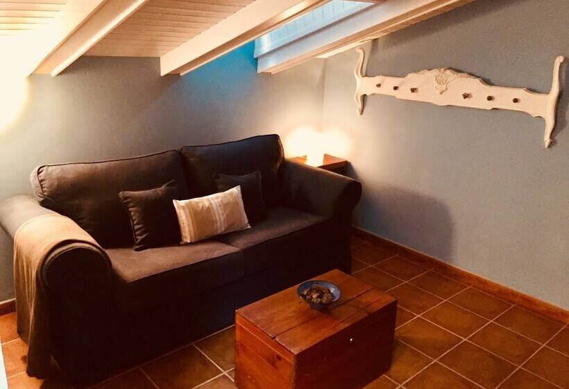 غرفة عائلية, Rural Curia