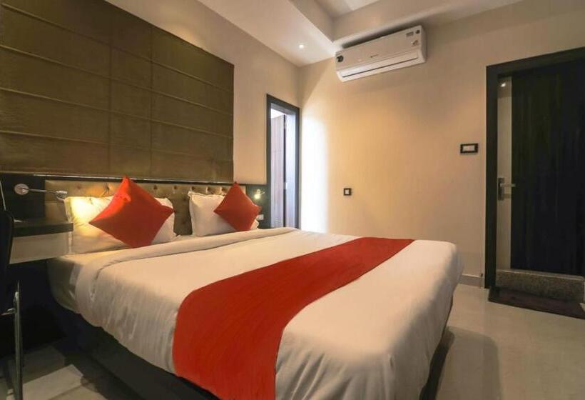 Deluxe Zimmer Kingsize Bett, Aditya Residency