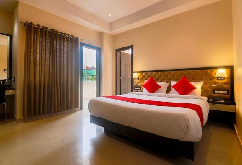 Superior Zimmer Kingsize Bett, Aditya Residency