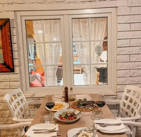 اتاق خانوادگی با چشم‌انداز باغ, Guesthouse Lord Byron