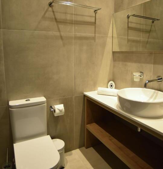 اتاق استاندارد با چشم‌انداز, Hai