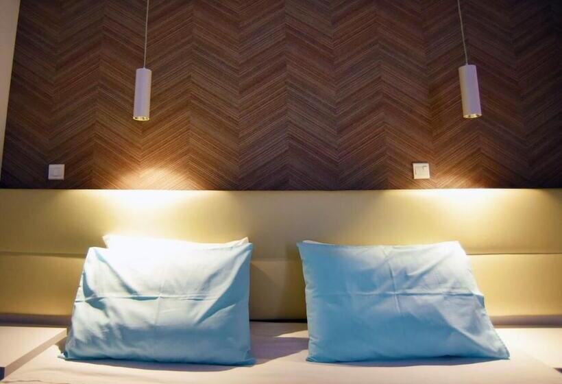 Standard Room with Balcony Side Sea View, Hai