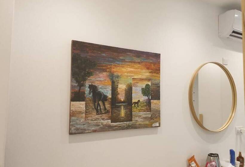 اتاق استاندارد سه نفره, Hai