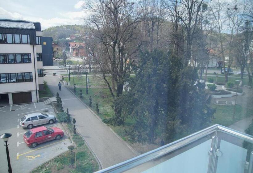 استودیوی استاندارد, Prenoćište Park