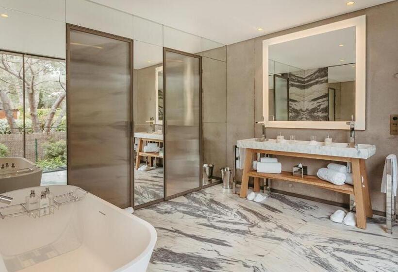 3 Bedroom Suite, Lily Of The Valley