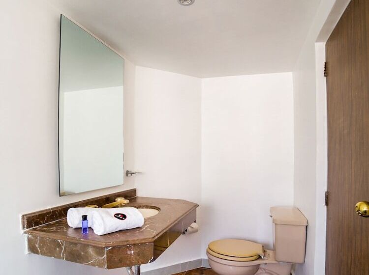 Standard Szoba, Marti