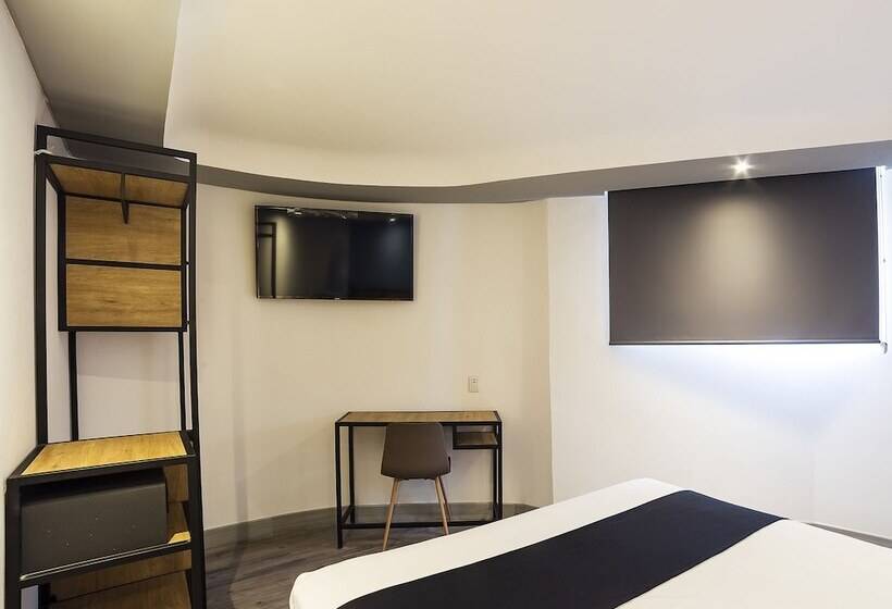 Superior Szoba, Marti