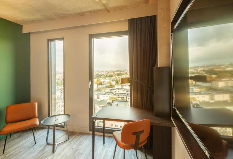 Номер Стандарт, Holiday Inn   The Niu, Fender Amsterdam