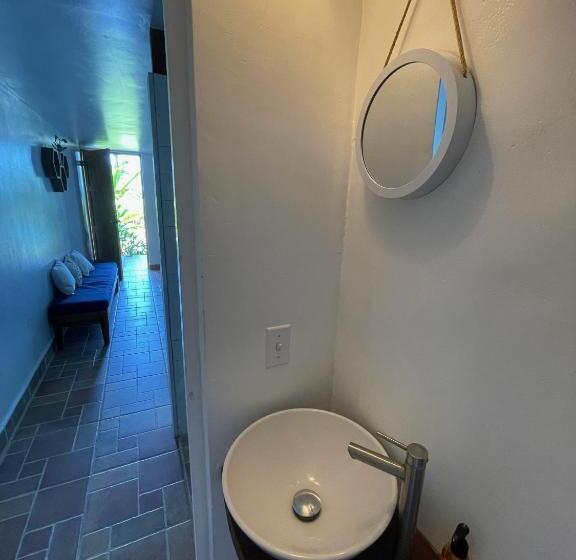 اتاق لوکس, Bird Island Bungalows