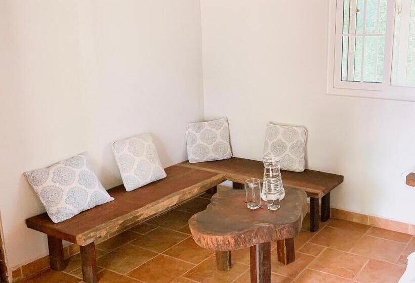 اتاق استاندارد با بالکن, Bird Island Bungalows