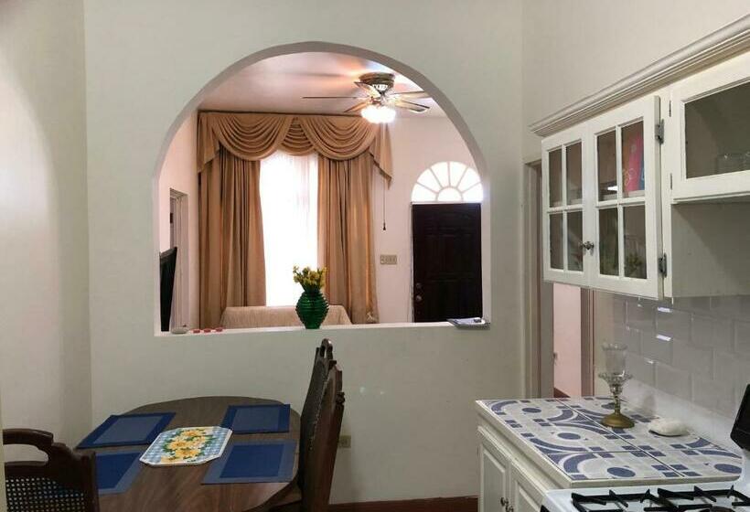 اتاق استاندارد با چشم‌انداز دریا, Goldenview Guesthouse Ocho Rios