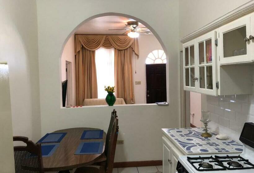اتاق استاندارد با چشم‌انداز دریا, Goldenview Guesthouse Ocho Rios
