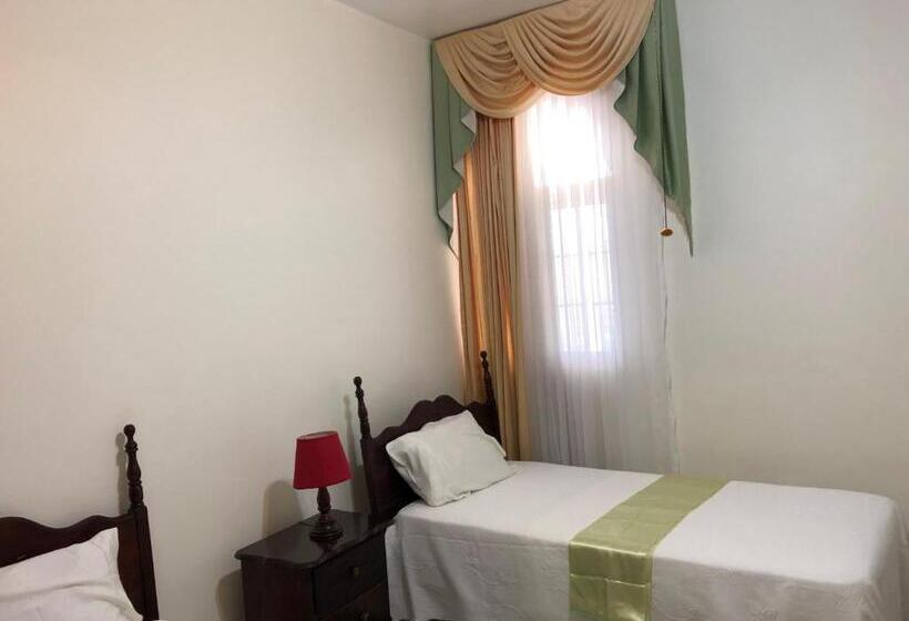 اتاق استاندارد با چشم‌انداز باغ, Goldenview Guesthouse Ocho Rios