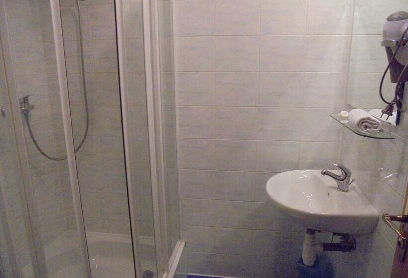 غرفة قياسية ثلاثية مزودة بشرفة, Penzion Babí Vrch