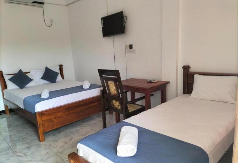 バルコニー付きスタンダードトリプルルーム, Sun Blue