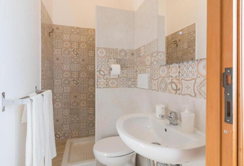 חדר דלוקס נוף לגינה, Travelershome Morena Guesthouse