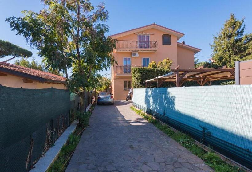 חדר דלוקס נוף לגינה, Travelershome Morena Guesthouse