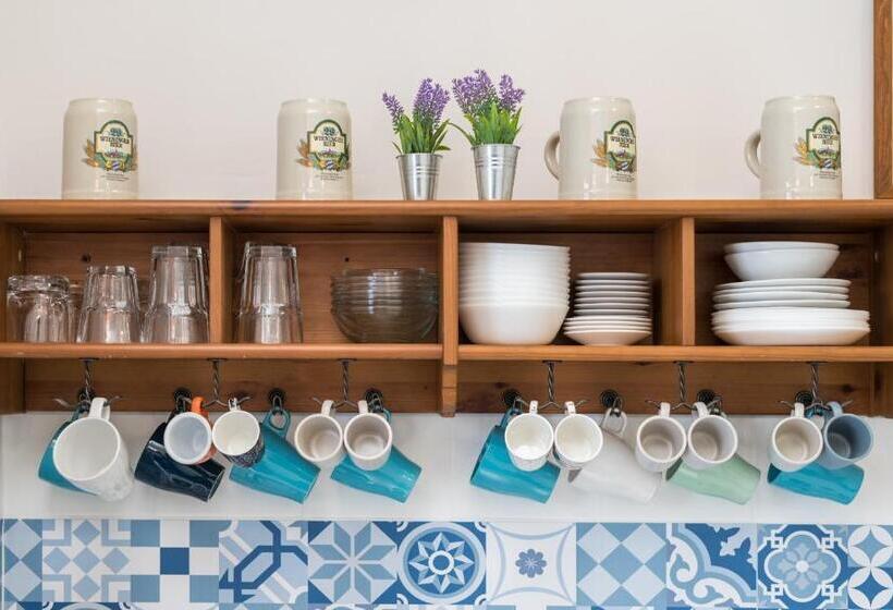 דירת שלושה חדרים, Travelershome Morena Guesthouse