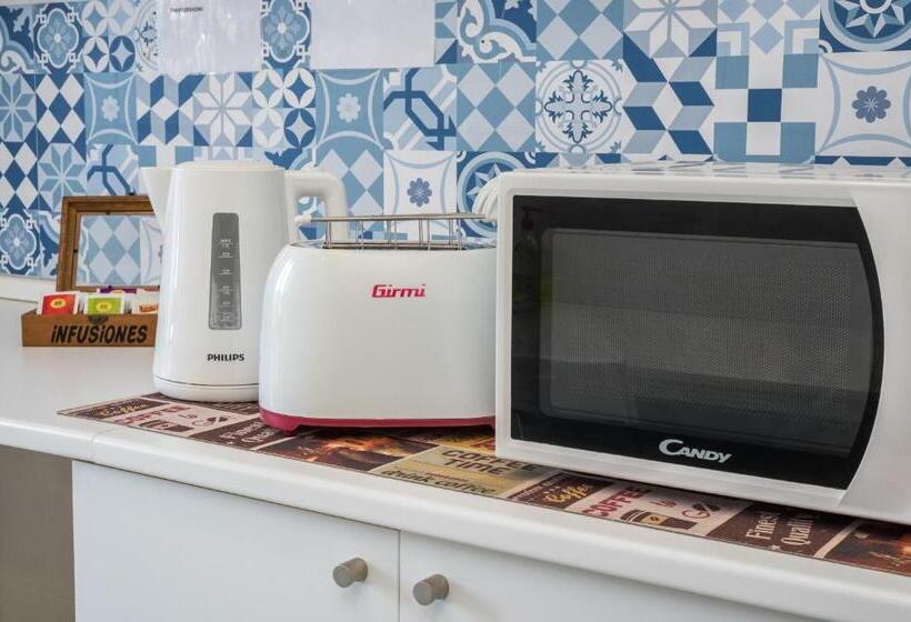 דירת שלושה חדרים, Travelershome Morena Guesthouse