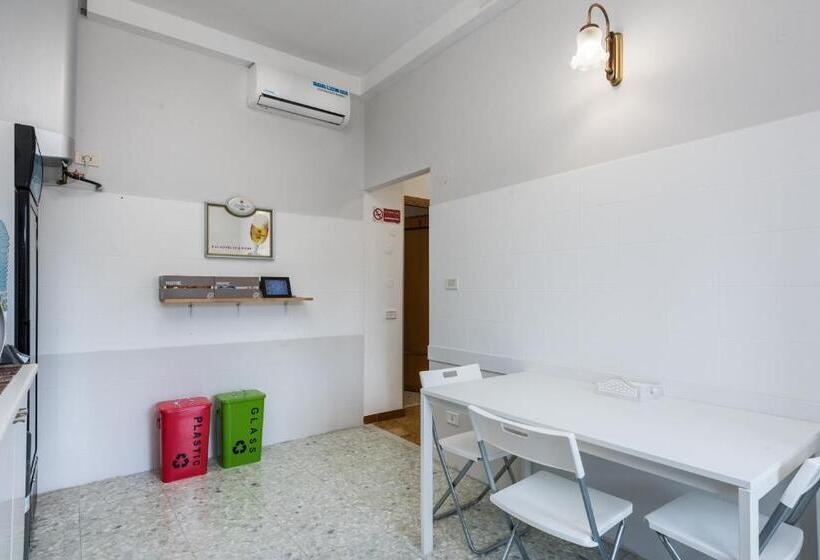 דירת שלושה חדרים, Travelershome Morena Guesthouse