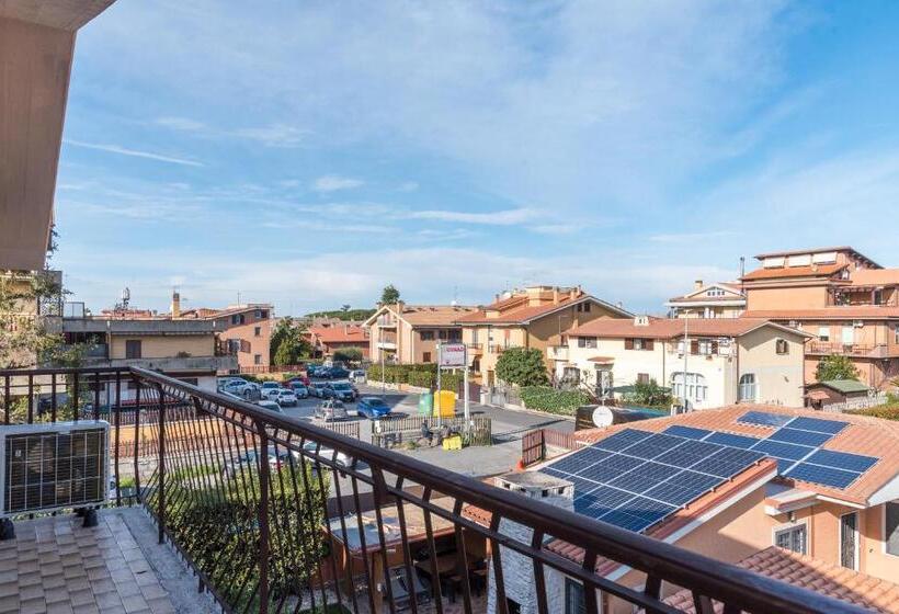 חדר סטנדרט טריפל חדר רחצה חיצוני, Travelershome Morena Guesthouse