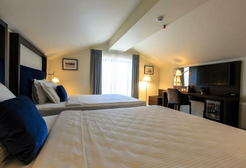 اتاق خانوادگی, California By Aycon