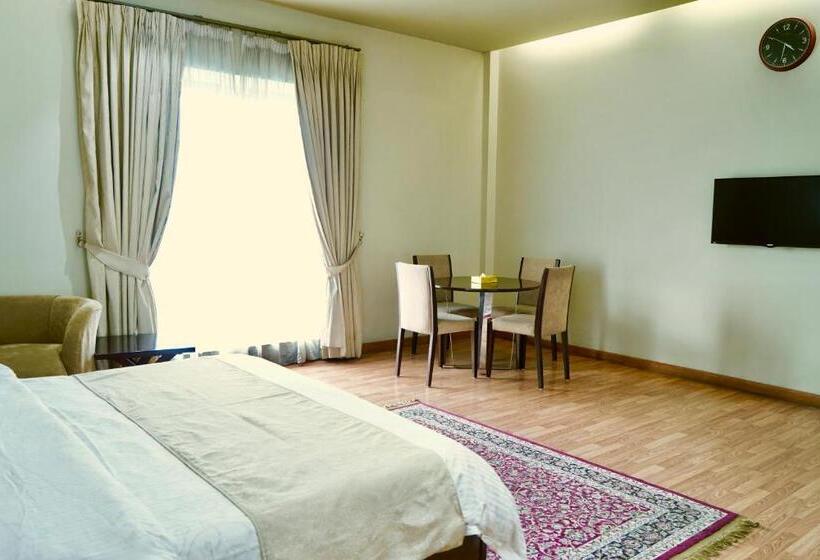 اتاق استاندارد, Circle Club Faisalabad