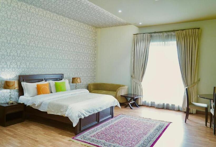 اتاق استاندارد, Circle Club Faisalabad