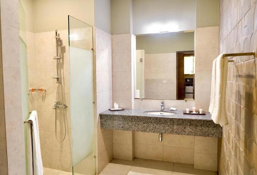 اتاق استاندارد, Circle Club Faisalabad