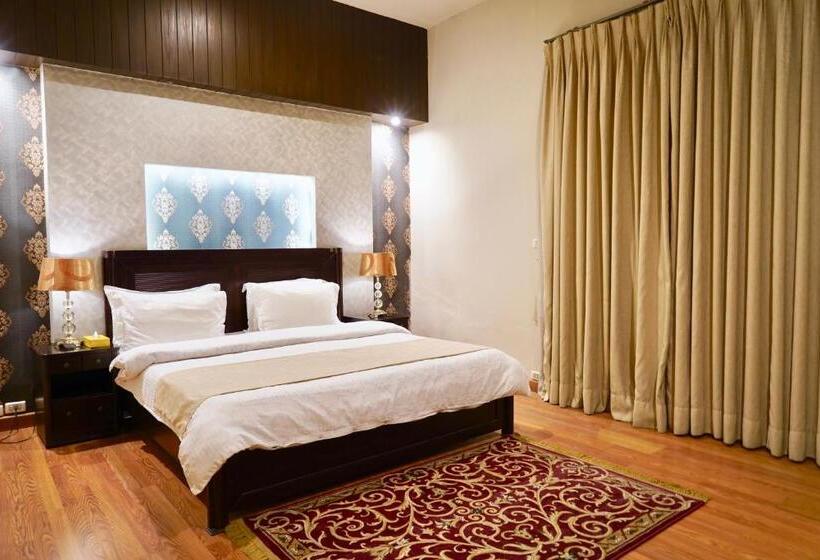 اتاق لوکس, Circle Club Faisalabad