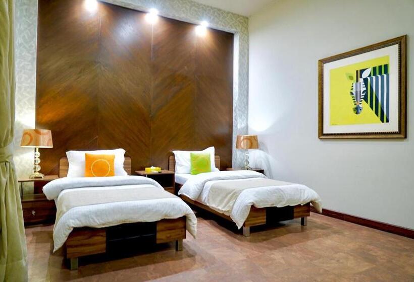 اتاق لوکس, Circle Club Faisalabad