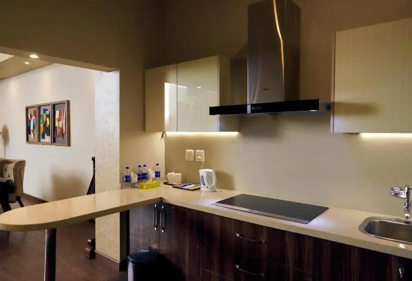سوئیت پرزیدنت, Circle Club Faisalabad