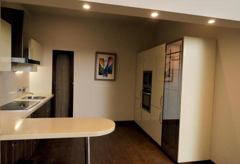 سوئیت پرزیدنت, Circle Club Faisalabad