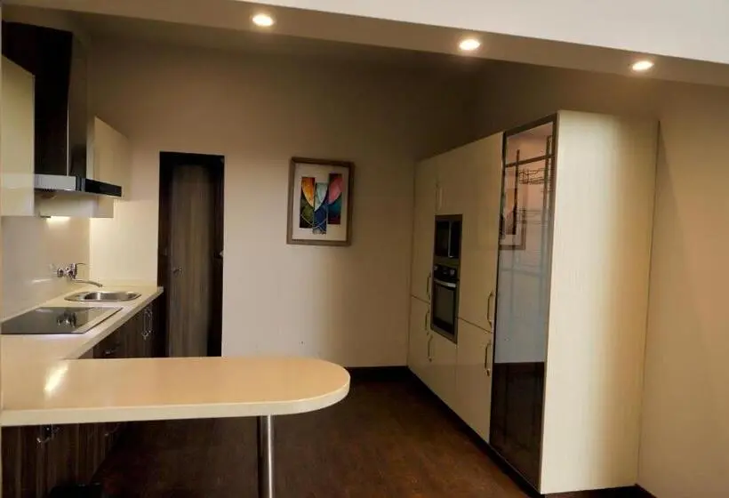 سوئیت پرزیدنت, Circle Club Faisalabad
