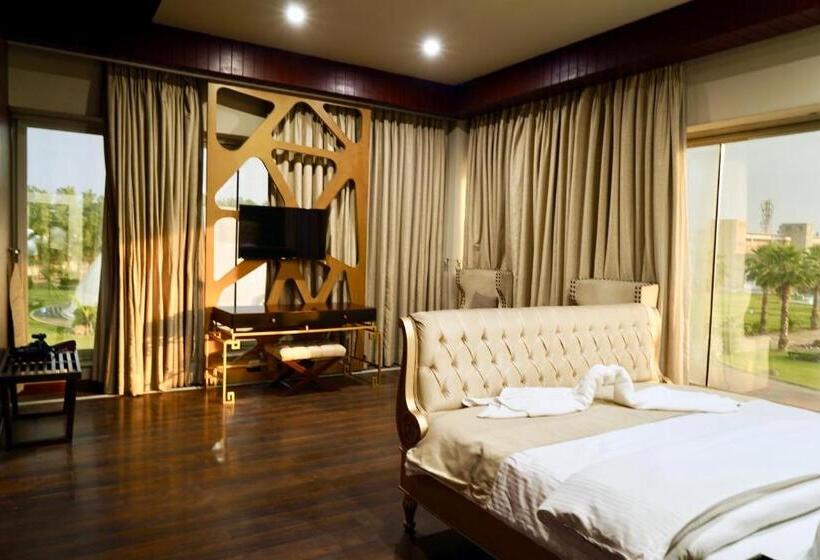 سوئیت پرزیدنت, Circle Club Faisalabad